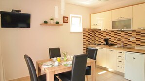 Leilighet (One Bedroom Apartment with Terrace) | Spisestue