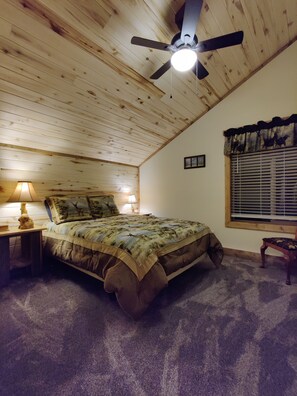 4 bedrooms, iron/ironing board, travel cot, free WiFi -  Luxury mountain retreat 19 miles to Yellowstone sleeps 10 fire pit huge yard (Island Park)