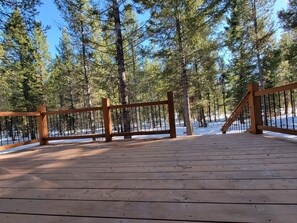 Property grounds -  Luxury mountain retreat 19 miles to Yellowstone sleeps 10 fire pit huge yard (Island Park)