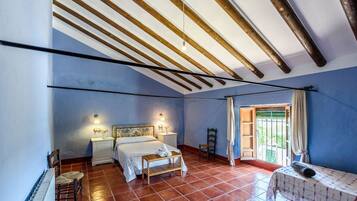 5 slaapkamers, reisbedje