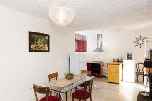 House (Three Bedroom Holiday Home) | In-room dining - Holiday Home Jasminka (Orebic)