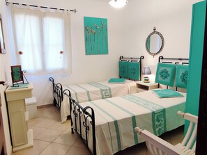 2 bedrooms, iron/ironing board, free WiFi, bed sheets - VILLA TERMA with PRIVATE POOL, GARDEN AND PLAY AREA - FREE WiFi! (Alghero)