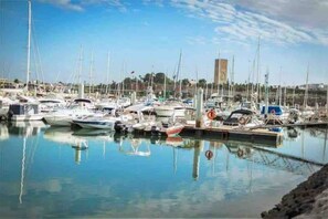 Marina - Villa AYOT (SKHIRAT)