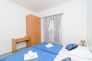 1 bedroom, travel cot, WiFi