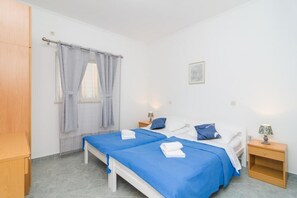 Apartment (One Bedroom Apartment - Balcony and C)