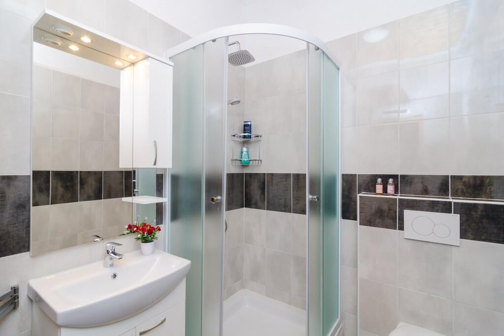 Studio (Studio Apartment with Balcony and Cit) | Bathroom
