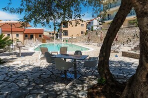 Alberca al aire libre por temporada 
