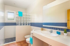 Hair dryer, towels