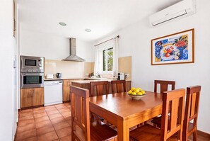 Dining - Villa Poppy. Private pool, Full AC & Wifi, Menorca (Sant Lluís)