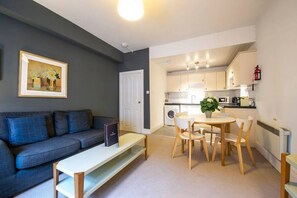 Interior - Charming Apartment next to Edinburgh's City Centre (Edinburgh)