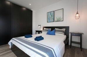 Căn hộ (Three Bedroom Apartment- Balconies an) | 7 phòng ngủ, bàn ủi/dụng cụ ủi quần áo