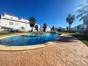 Pool - La Cinuelica 2 Bed, 1st Floor apt with comm pool R14.99 (Alicante)