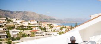 Blue Apartment 3, Sea view 200 m from the beach 20% DISCOUNT JULY SEVEN