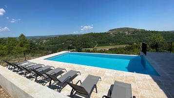 Piscine extérieure, piscine chauffée