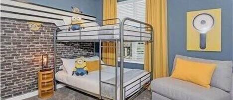 5 habitaciones, tabla de planchar con plancha y wifi gratis