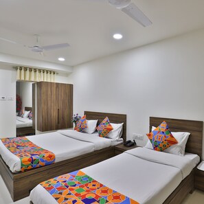 Regadera, amenidades de baño gratuitas, toallas