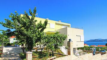 Apartment (Two-Bedroom Apartment Balcony and Se) | Exterior