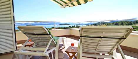 Apartment (Two-Bedroom Apartment Balcony and Se) | Balcony