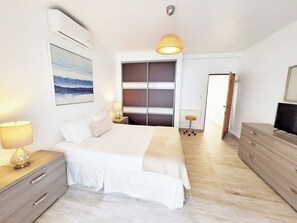 1 chambre, fer et planche à repasser, lit de bébé portatif, Wi-Fi