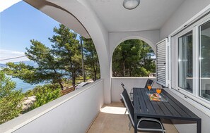 Outdoor dining - Gorgeous home in Trogir with sauna (Trogir)
