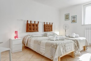 Apartemen, 2 kamar tidur | 2 kamar tidur, setrika/meja setrika, Wi-Fi gratis, dan seprai linen