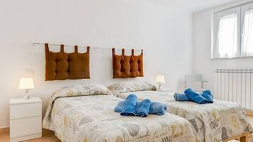 Apartment, 2 Bedrooms | 2 bedrooms, iron/ironing board, free WiFi, bed sheets