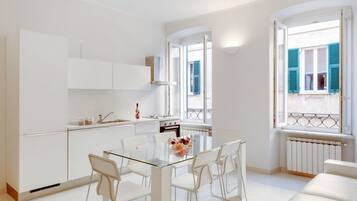 Apartment, 1 Schlafzimmer | Wohnbereich | Flachbildfernseher