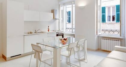Sarzana White Apartment nel Centro Storico