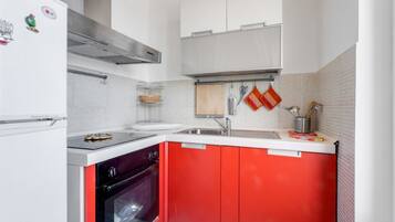 Apartment, 1 Schlafzimmer | Eigene Kochnische | Großer Kühlschrank, Geschirrspüler