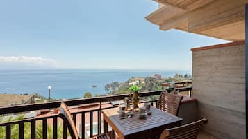 Studio | Balcony