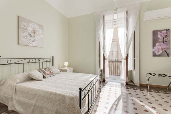 Apartment, 3 Bedrooms | 3 bedrooms, free WiFi, bed sheets - Catania Central Apartment with Terrace (Catania)