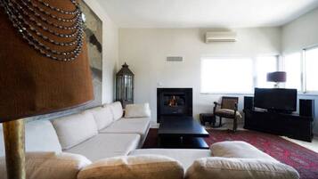 2 Bedroom Beach View Penthouse | Living area | 40-inch flat-screen TV with digital channels, TV, Netflix