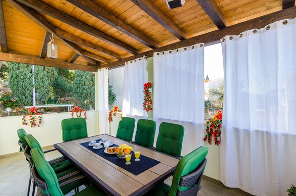 Apartment (Four Bedroom Duplex Apartment) | Terrace/patio