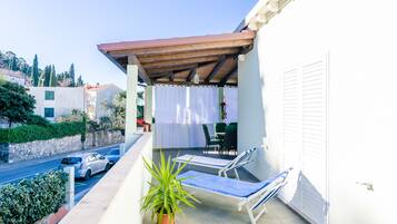 Apartment (Four Bedroom Duplex Apartment) | Terrace/patio