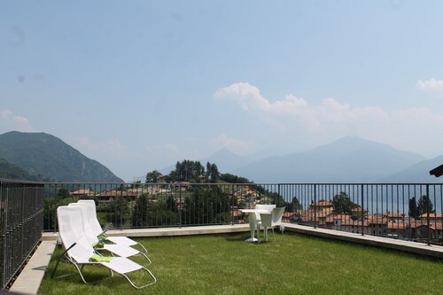 New  Apartment with Lake View 