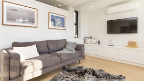 Apartment (1 Bedroom) | Wohnbereich