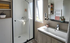 كارافان بريميم (Prestige 4p) | حمام