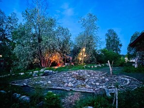 Villa | Property grounds - Romantic Spa Villa With Fireplace by the Lake (Stjärnsund)