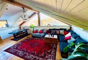 Fireplace - Romantic Spa Villa With Fireplace by the Lake (Stjärnsund)