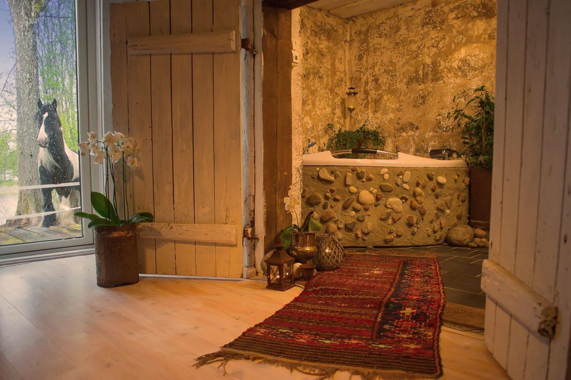 Villa | Vardagsrum | Eldstad