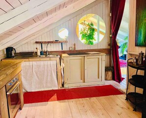 Villa | Private kitchen | Fridge, microwave, oven, stovetop - Romantic Spa Villa With Fireplace by the Lake (Stjärnsund)