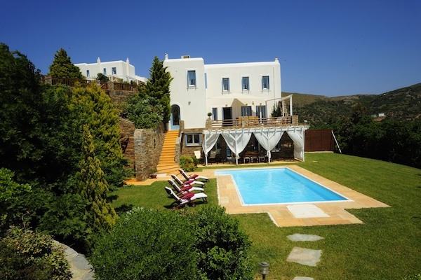 Architecture in harmony with nature. Experience the beauty of Villa Etheria.