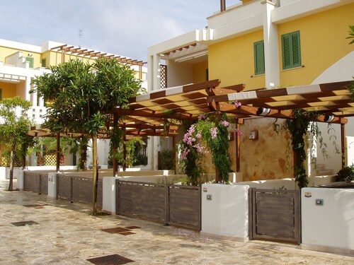 Ammiraglia Residence just 200 meters from the beaches - Villa A
