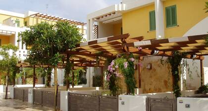 Ammiraglia Residence just 200 meters from the beaches - Villa A