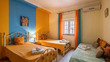 2 chambres, fer et planche à repasser, Wi-Fi gratuit, draps fournis