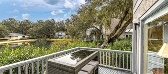Lagoon front with great water views in Sea Palms