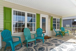 Terrace/patio - After Dune Delight / 1126 E Dolphin Drive (Oak Island)