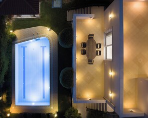 Outdoor pool, sun loungers