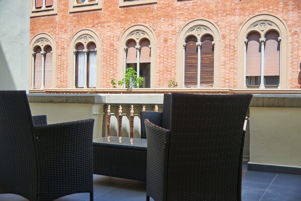 Outdoor dining - Large private room in historycal building (Firenze)
