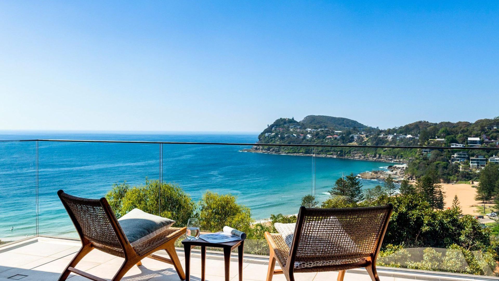 DELFINO BIANCO by Palm Beach Holiday Rentals